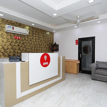 Oyo 12673 The Diplomat Inn Delhi  Exterior photo