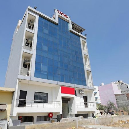 Oyo 12673 The Diplomat Inn Delhi  Exterior photo